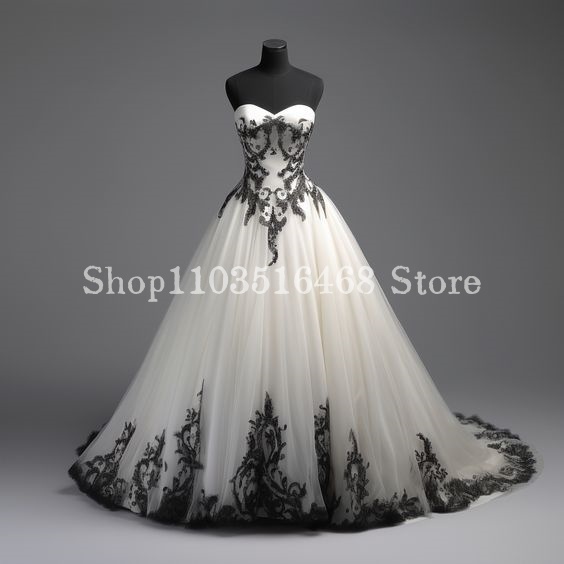 Siyah Beyaz Gotik İşlemeli Gel - Embroidery White Dress incelemesi ve fiyatı