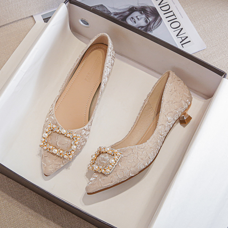 Fildişi Dokulu Saten Sivri Bur - Embroidery Flat Shoes incelemesi ve fiyatı